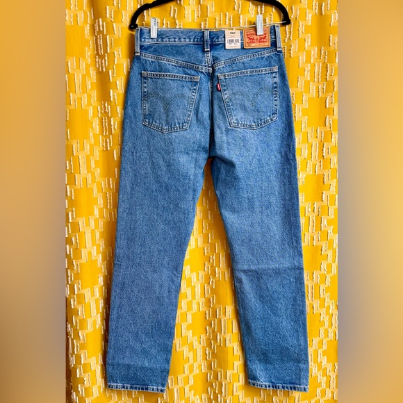 Levi’s 501 High Rise Straight 150th Anniversary Heart Floral Patch Jeans 28x30 - Picture 2 of 5